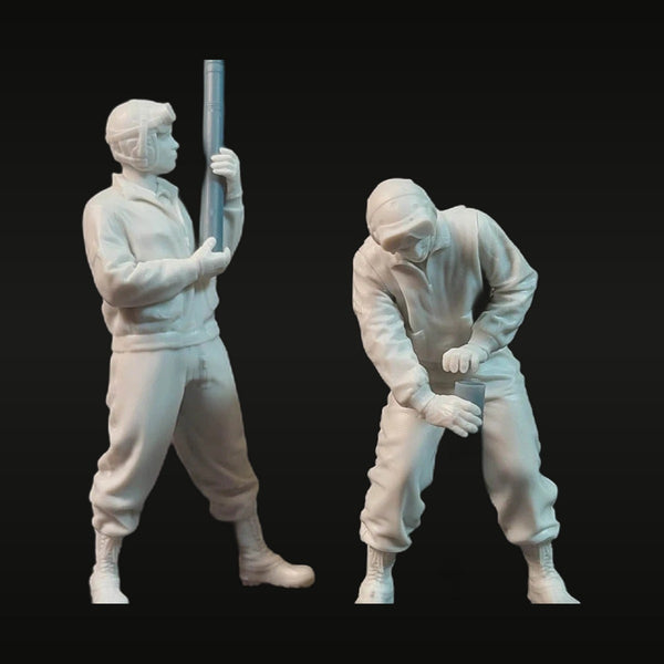WWII US Army Tank Crew Ammunition Handlers Set of 2 1/35 Resin Figure Kit