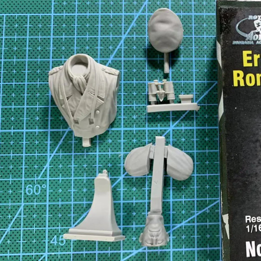 1/16 WWII German Officer Bust (Resin) — resin model kit, unassembled and unpainted