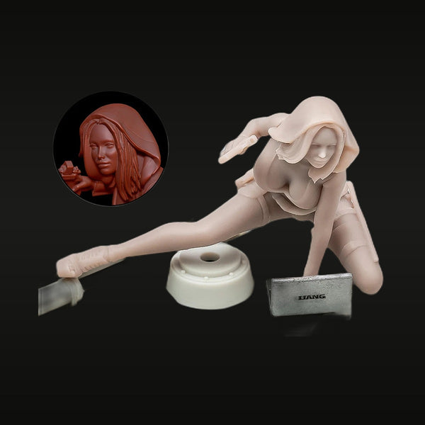 Fantasy Female Warrior with Hooded Cloak 1/35 Resin Figure Kit