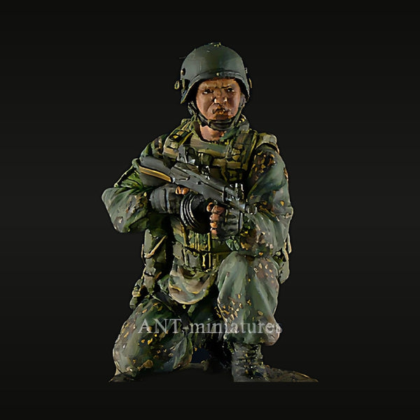 Modern US Soldier Standing with M4 Carbine 1/35 Resin Figure Kit