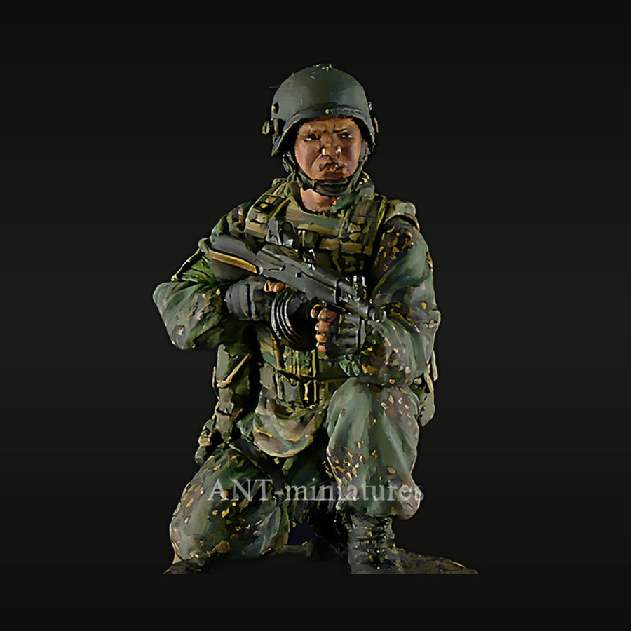 Modern US Soldier Standing with M4 Carbine 1/35 Resin Figure Kit - unpainted resin model kit