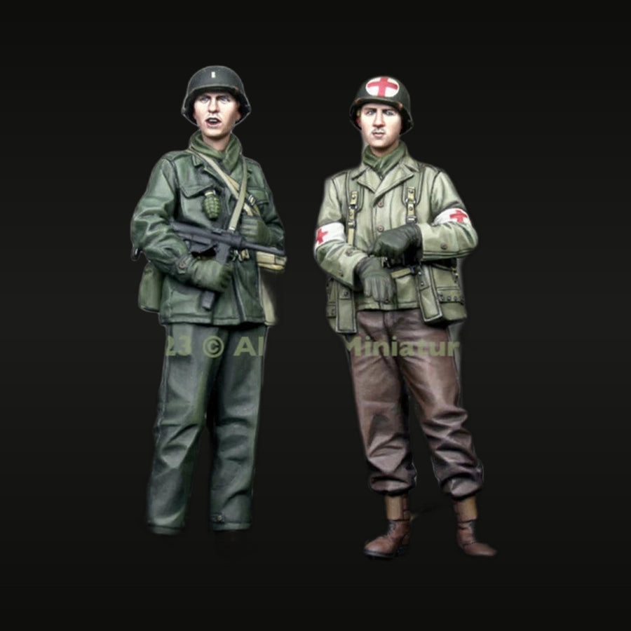 WWII US Army Rifleman & Medic 1/35 Resin Figure Set - unpainted resin model kit