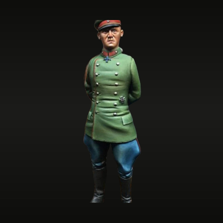 German Army Officer WWI Green Tunic 1/24 Resin Figure Kit - unpainted resin model kit