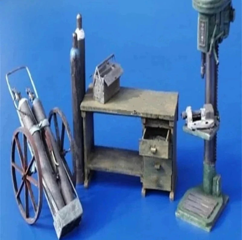 Industrial Workshop Diorama Terrain Accessory Set 1/35 Scale Resin Kit - unpainted resin model kit