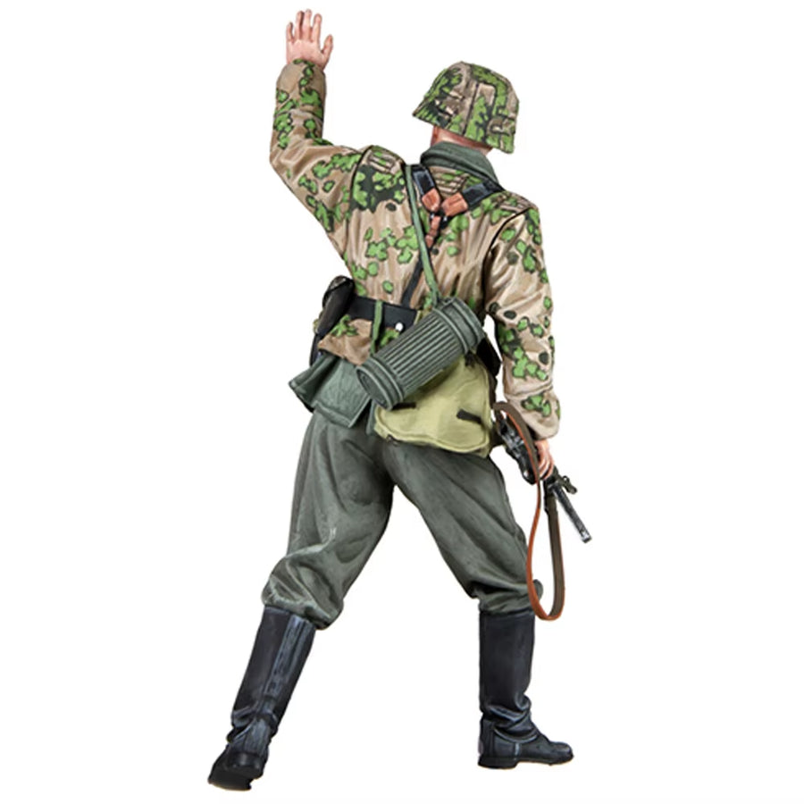 1/16 WWII Infantry MP40 Gunner, Resin Model Figure Soldier, GK, Military Themes, Unassembled and Unpainted Kit