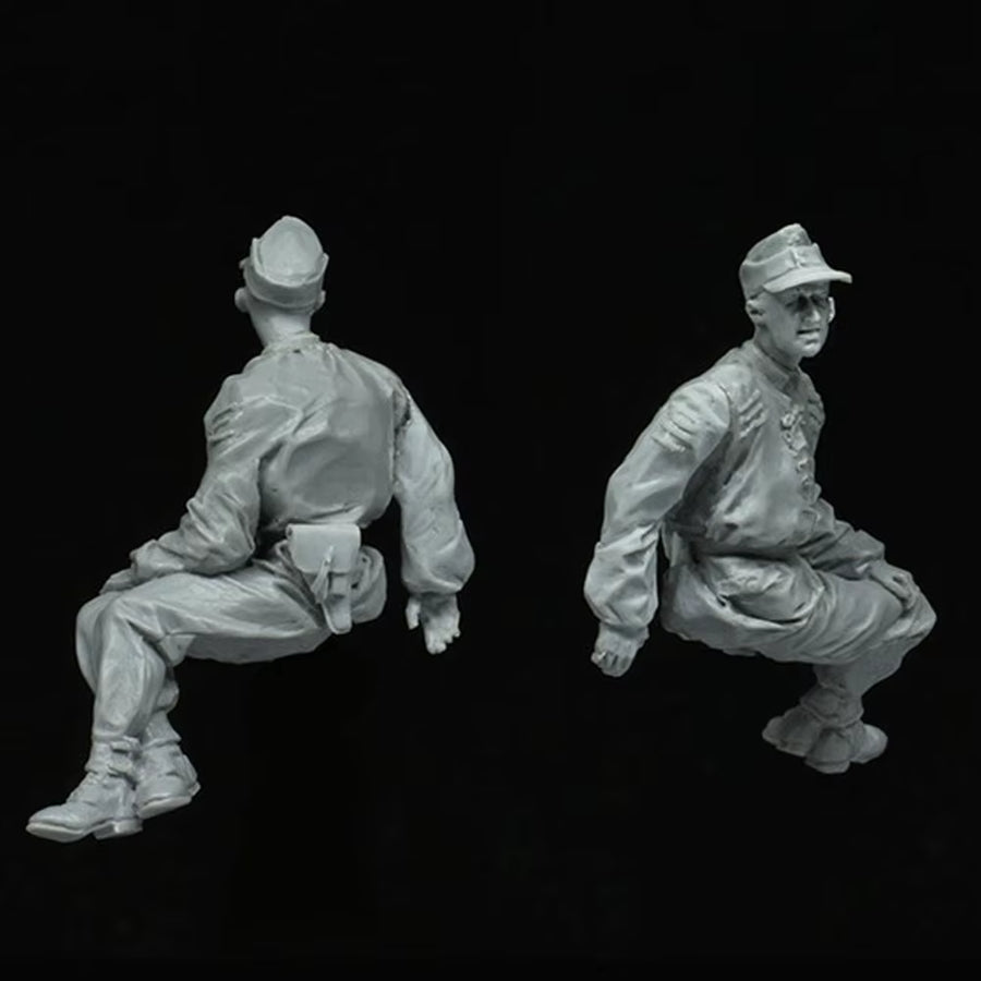 WWII German Soldier Splinter Camo Crouching 1/35 Resin Figure Kit - resin model view 3