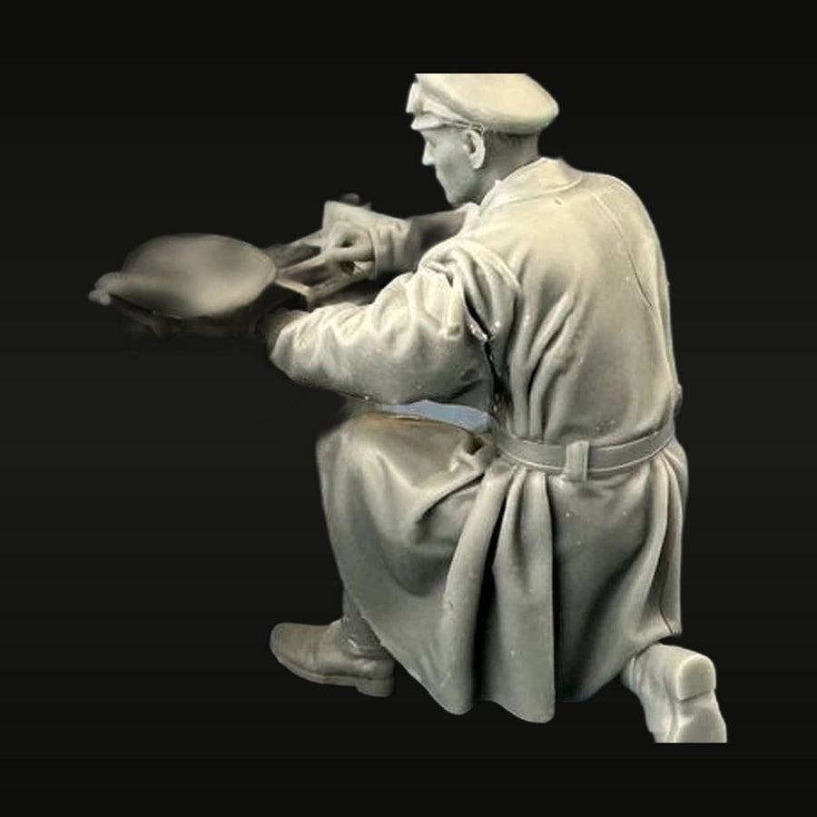 WWII Soviet Soldier Placing Anti-Tank Mine 1/35 Resin Figure Kit - unpainted resin model kit