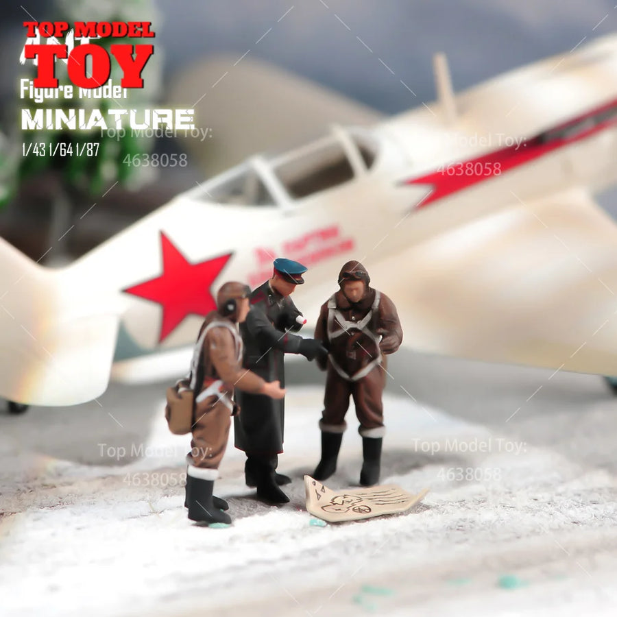 WWII Soviet VVS Pilots and Red Army Officer 1/35 Resin Figure Set - resin model view 2