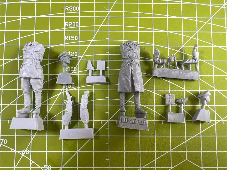 WWII German Officers Three-Figure Set 1/35 Resin Kit - resin model view 3