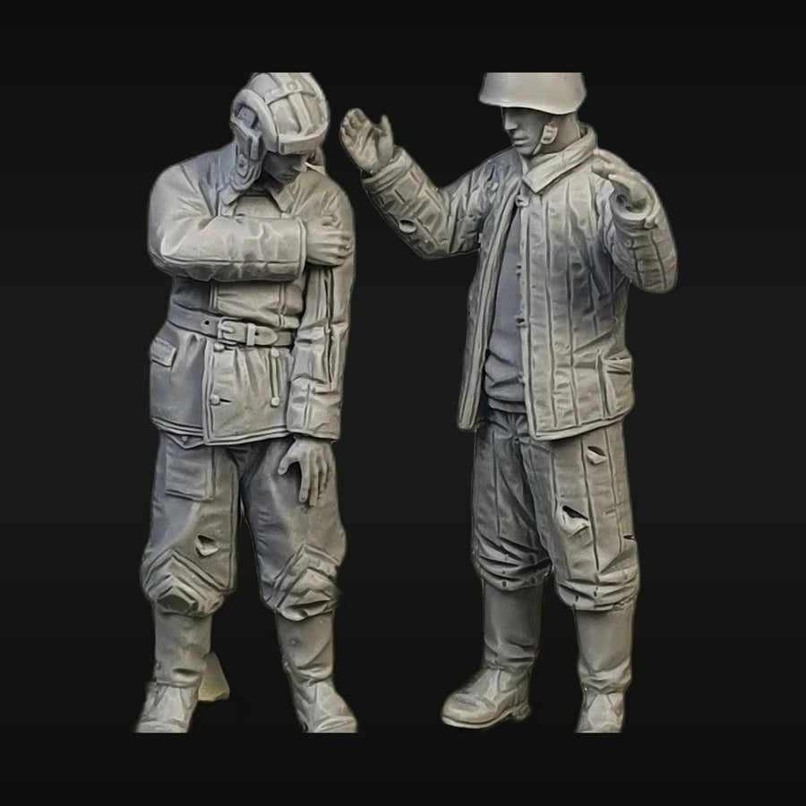 WWII Soviet Infantry Soldiers Two-Figure Set 1/35 Resin Kit - unpainted resin model kit