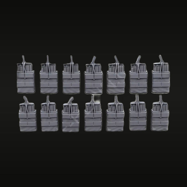 1/35 Military Ammo Pouches — 14 Pieces (Resin Accessory)