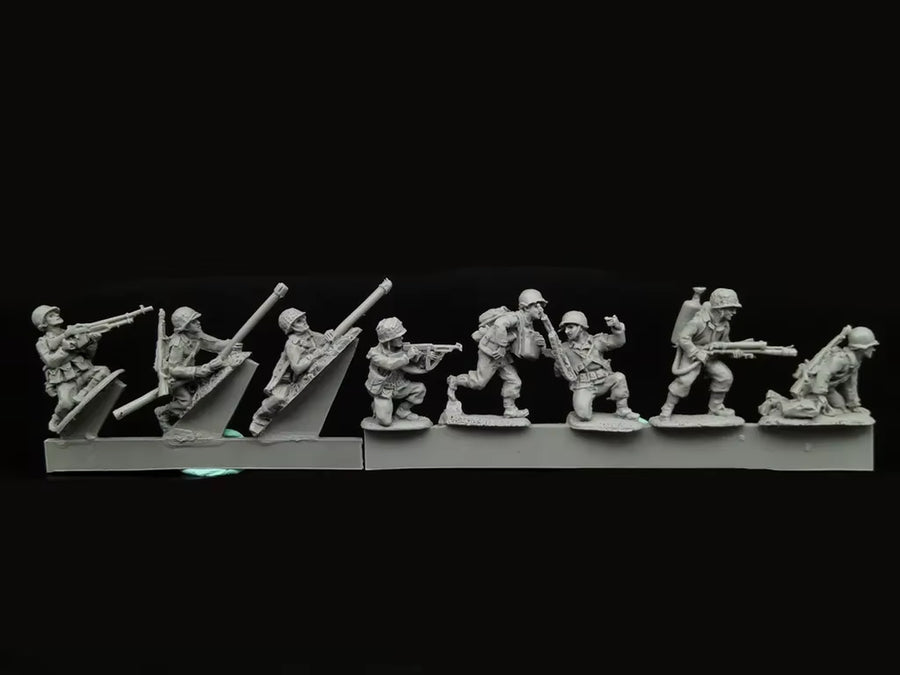 WWII US Army Infantry Squad with BAR and Bazooka 1/72 Resin Figure Kit - resin model view 2