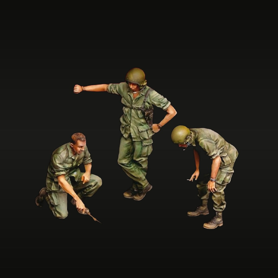 WWII German Infantry Combat Set 3 Figures 1/35 Resin Kit - unpainted resin model kit