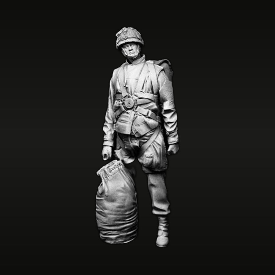 WWII British Paratrooper with Equipment Bag 1/16 Resin Figure Kit - unpainted resin model kit