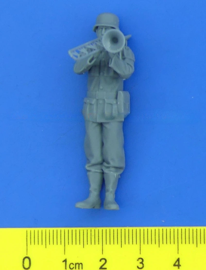 1/35 Scale Diecast Resin Figure Model Kit German Band Trombone WWII Need to Be Assembled and Colored by Themselves
