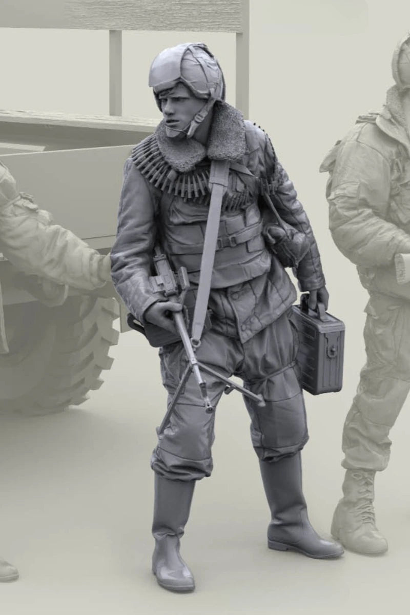 Modern Russian Soldier with Body Armor and Rifle 1/16 Resin Figure Kit - resin model view 3