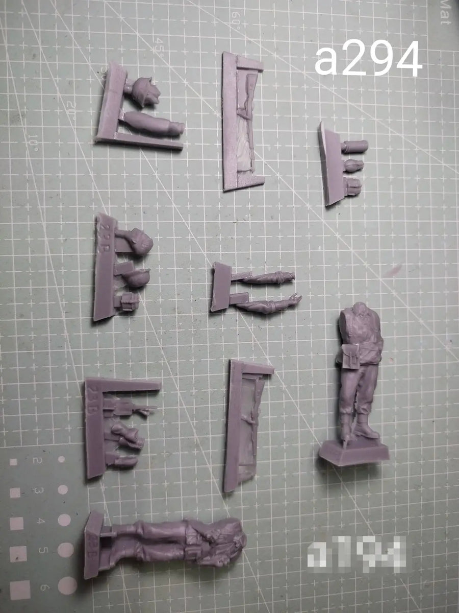 1/35 Resin Model Figure Gk，German Soldier, Unassembled and Unpainted Kit