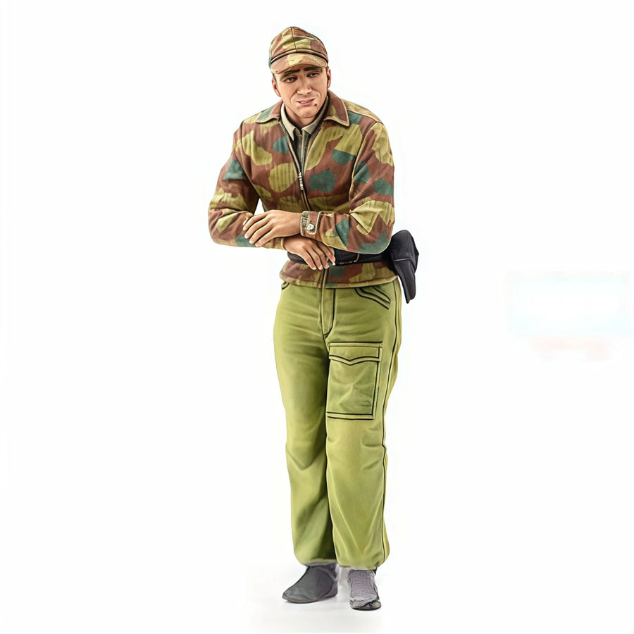 1/16 Scale Resin Unpainted Model Kit, Military Theme, WWII German Armored Car Crew Unassembled and Unpainted GK