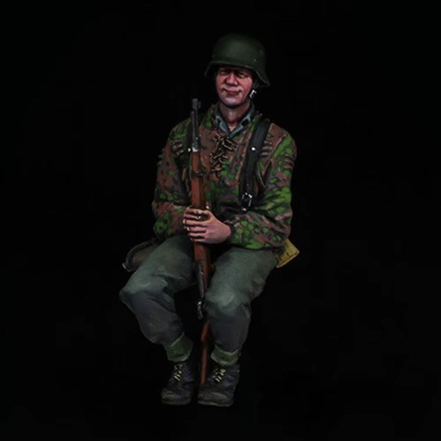 WWII German Wehrmacht Infantryman K98 1943-44 1/35 Resin Figure Kit - resin model view 2