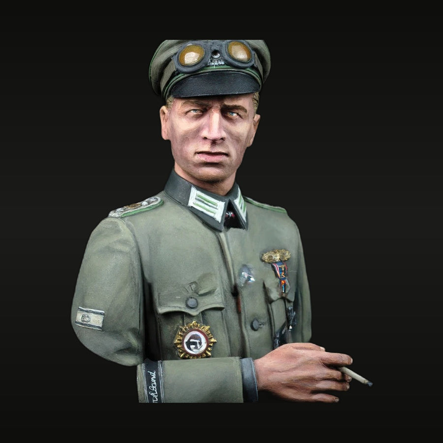 WWII German Luftwaffe Captain 1/16 Resin Bust with Goggles - unpainted resin model kit