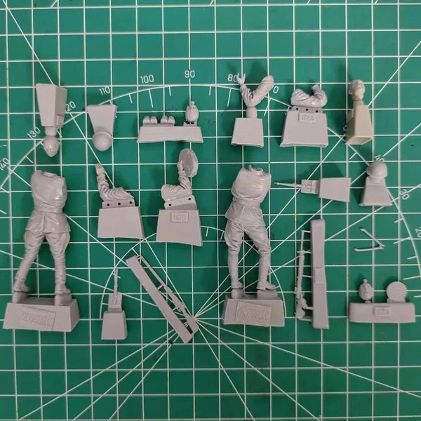WWII Soviet Infantry Squad 4 Figures Degtyarev Gun 1/35 Resin Kit