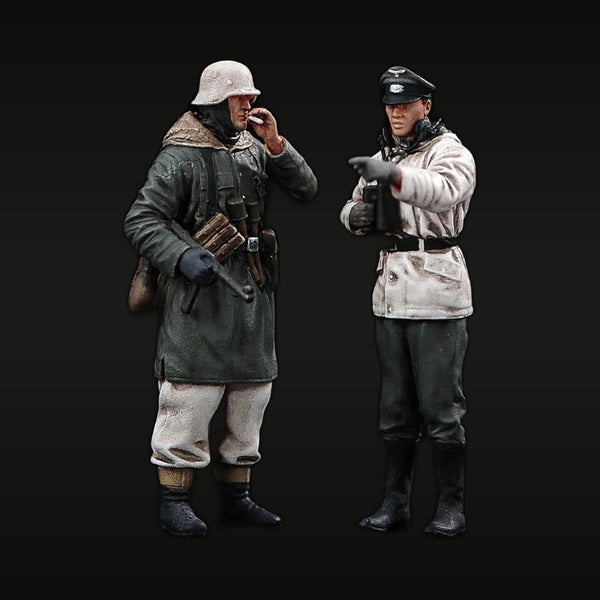 WWII German Winter Soldiers Officer & Grenadier 1/72 Resin Figure Set