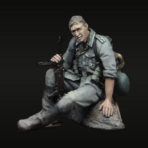 Modern Soldier Resting 1/35 Resin Figure with Rifle and Gear