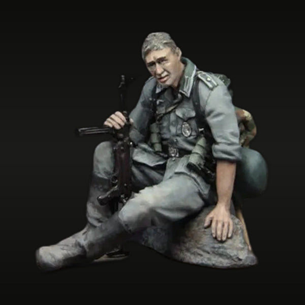 WWII German Wehrmacht Soldier Resting with MP40 1/35 Resin Figure Kit
