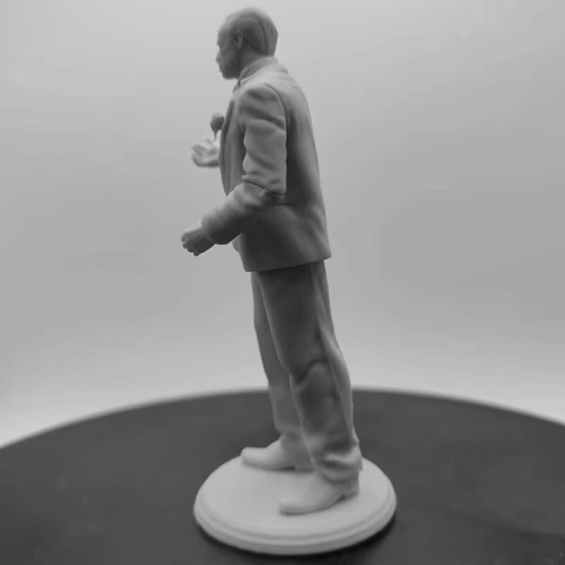 1940s Mobster in Suit 1/24 Resin Figure Kit - resin model view 5