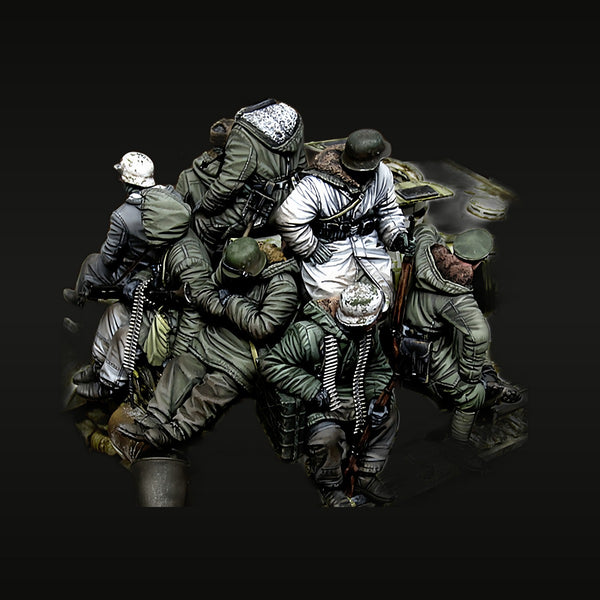 WWII Soviet Tank Crew Winter 1943 8-Figure Diorama 1/35 Resin Kit