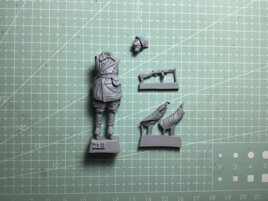 1/35 Resin Model Figure GK， Unassembled and Unpainted Kit