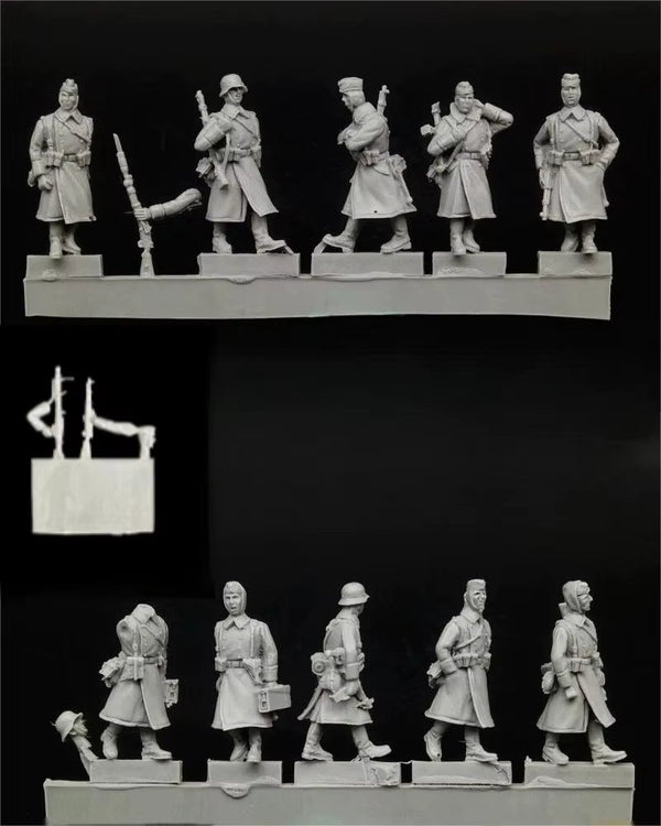 WWII Soviet Infantry Winter Greatcoat Squad 1/72 Scale 10-Figure Kit