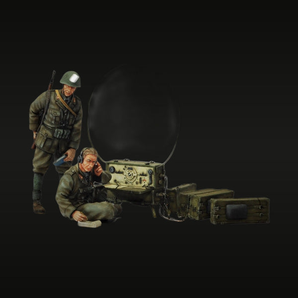 WWII German Wehrmacht Radio Operators with Field Set 1/35 Resin Figure Kit