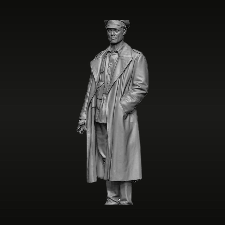 WWII German Officer with Overcoat 1/16 Resin Figure Kit - unpainted resin model kit