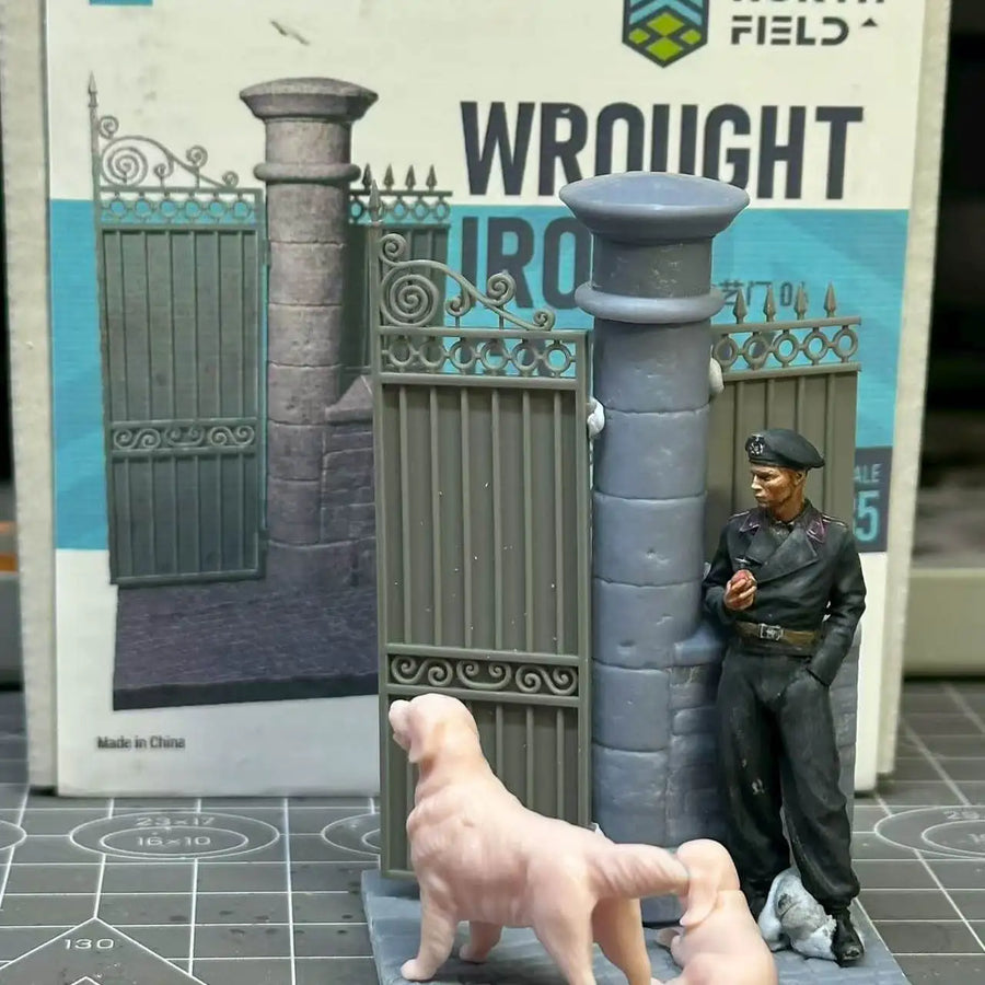 Victorian Iron Gate & Stone Wall Diorama 1/35 Resin Kit - resin model view 2