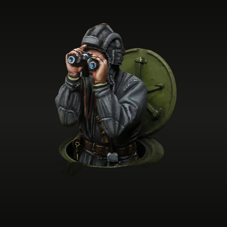 WWII Soviet Tank Commander Bust with Binoculars 90mm Resin Kit - unpainted resin model kit