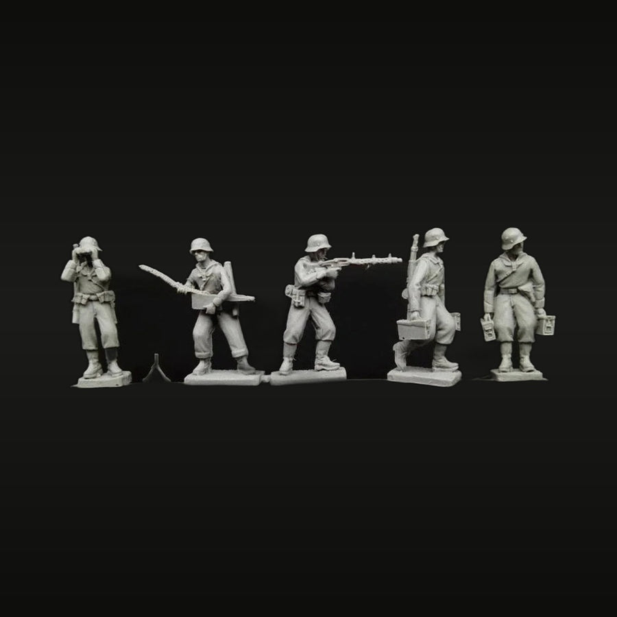 WWII German Wehrmacht Infantry Squad 1/72 Resin Figure Set - unpainted resin model kit