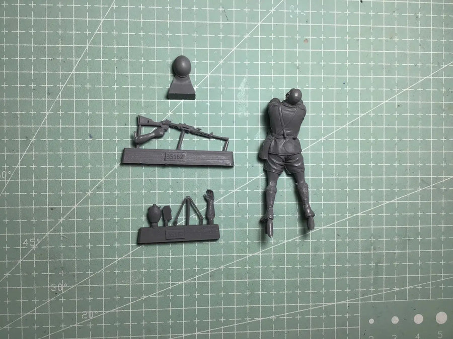 1/35 Resin Model Figure GK， Unassembled and Unpainted Kit