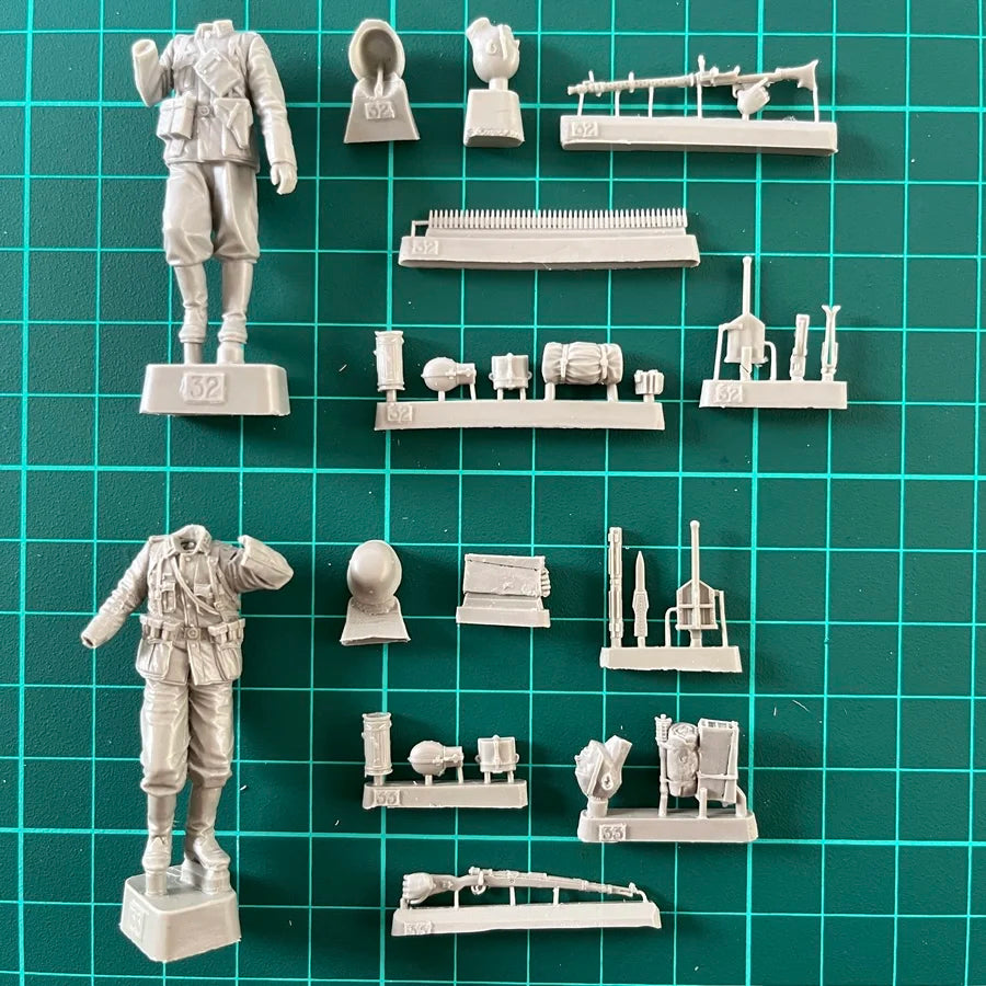 WWII German MG42 Gunner & Rifleman Set 1/35 Resin Figure Kit - resin model view 4