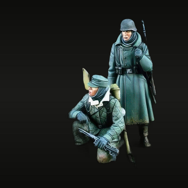 WWII German Winter Infantry MP40 & Kar98k 1/35 Resin Figure Set