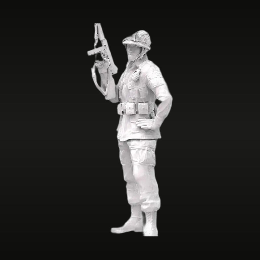 Vietnam Era US Soldier with Assault Rifle 1/16 Resin Figure Kit - unpainted resin model kit