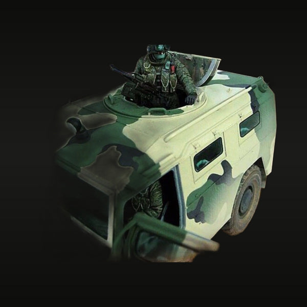 Modern Russian GAZ Tigr Armored Vehicle with Gunner Figure 1/35 Resin Kit