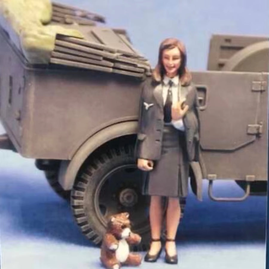 Modern Civilian Female Figure with Long Coat 1/35 Resin Kit - resin model view 2
