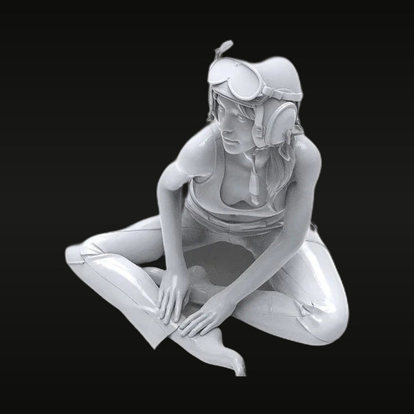 Pinup Aviator Pilot Female Seated Figure 1/35 Resin Model Kit