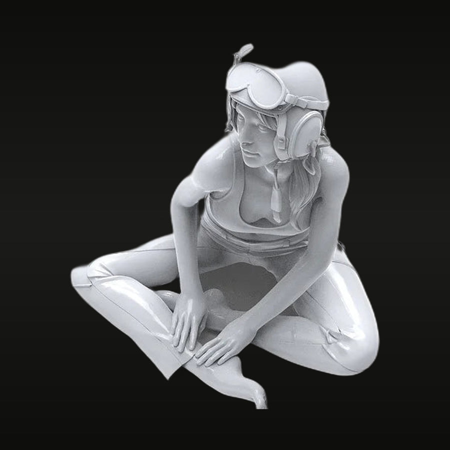 Pinup Aviator Pilot Female Seated Figure 1/35 Resin Model Kit - unpainted resin model kit