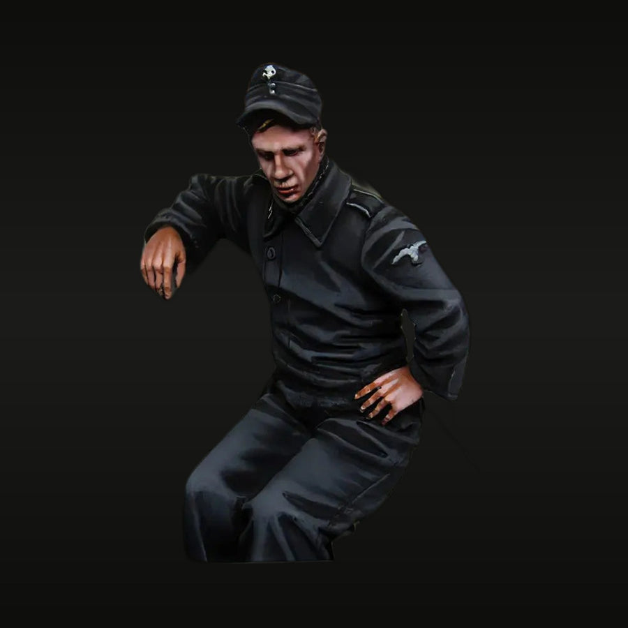 WWII German Panzer Crewman Black Uniform Crouching 1/35 Resin Figure Kit - unpainted resin model kit