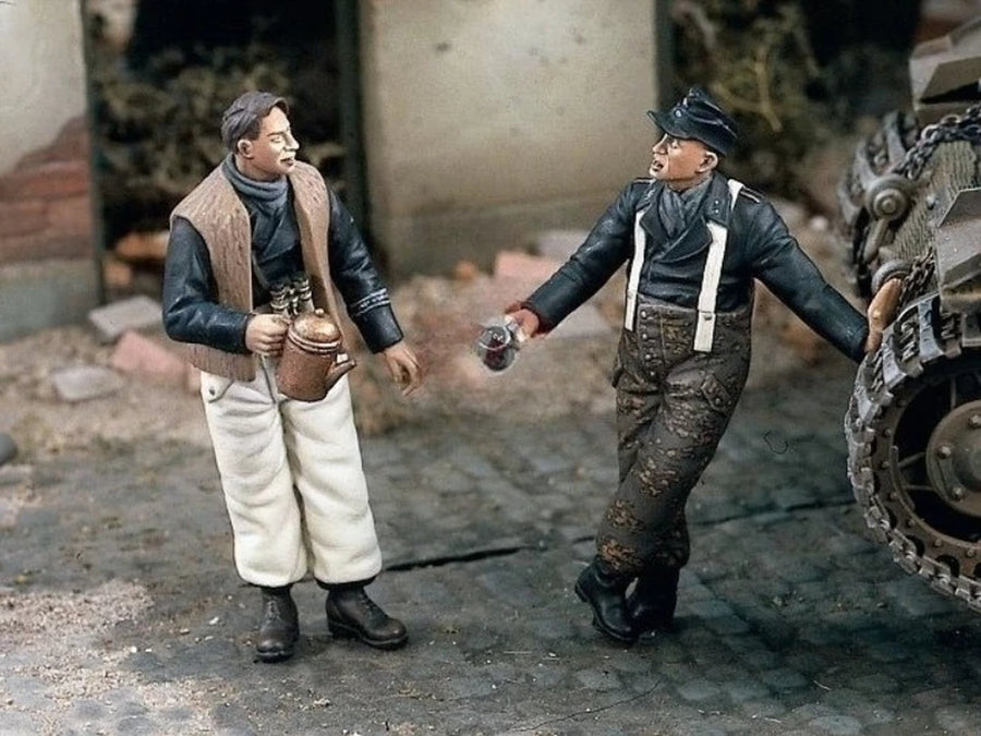 1/35 Scale Die-Cast Resin Figure Model Kit WWII German Tanker Having Coffee with a Civilian 2 Figures Unassembled and Unpainted