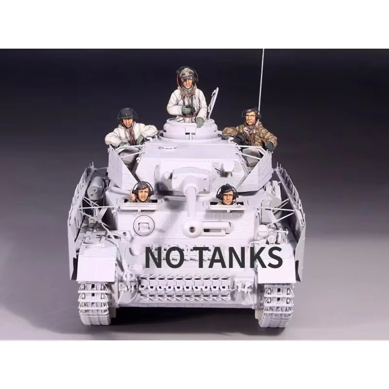 WWII German Tank Crew Winter Uniforms Set of 5 1/35 Resin Figures - resin model view 3