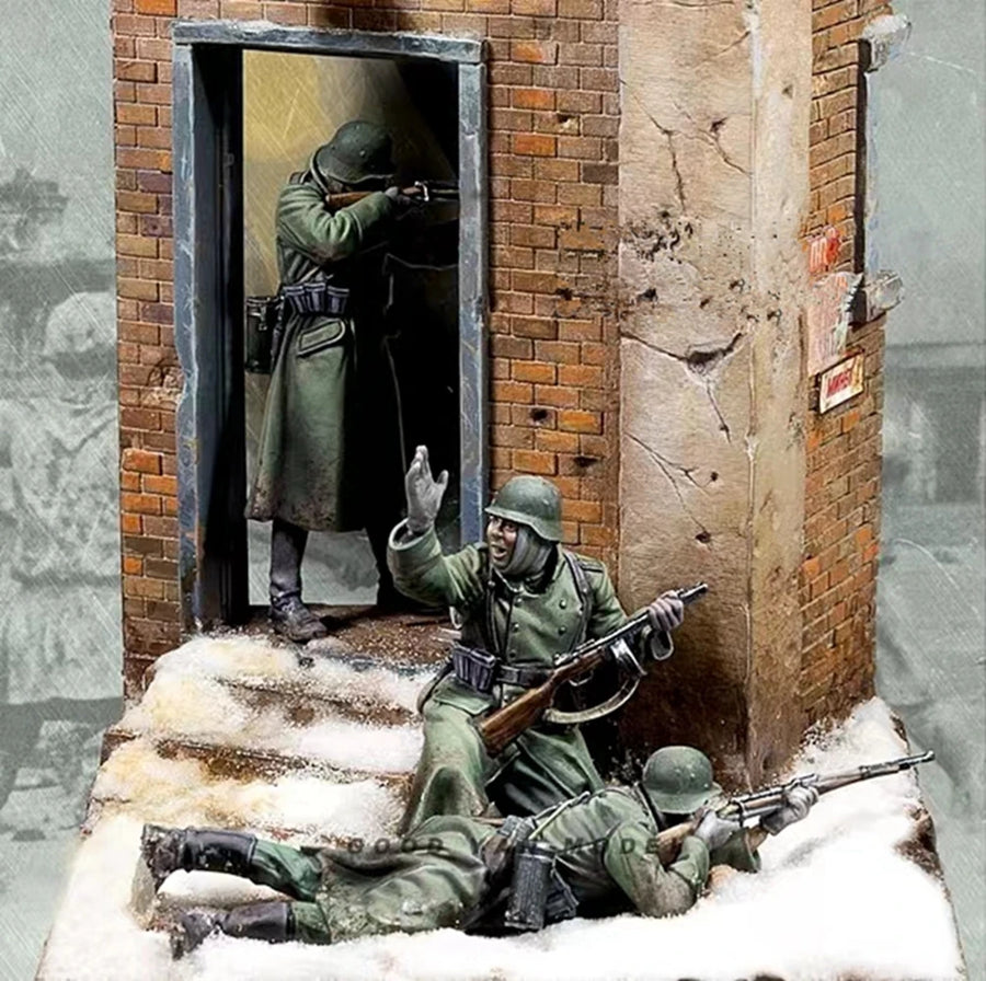 WWII Soviet Infantry Combat Set 3 Figures 1/35 Resin Kit - resin model view 3