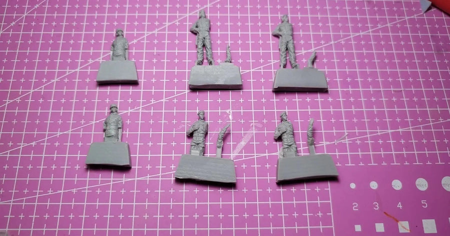 WWII German Infantry 6 Figures 1/72 Resin Figure Kit - unpainted resin model kit